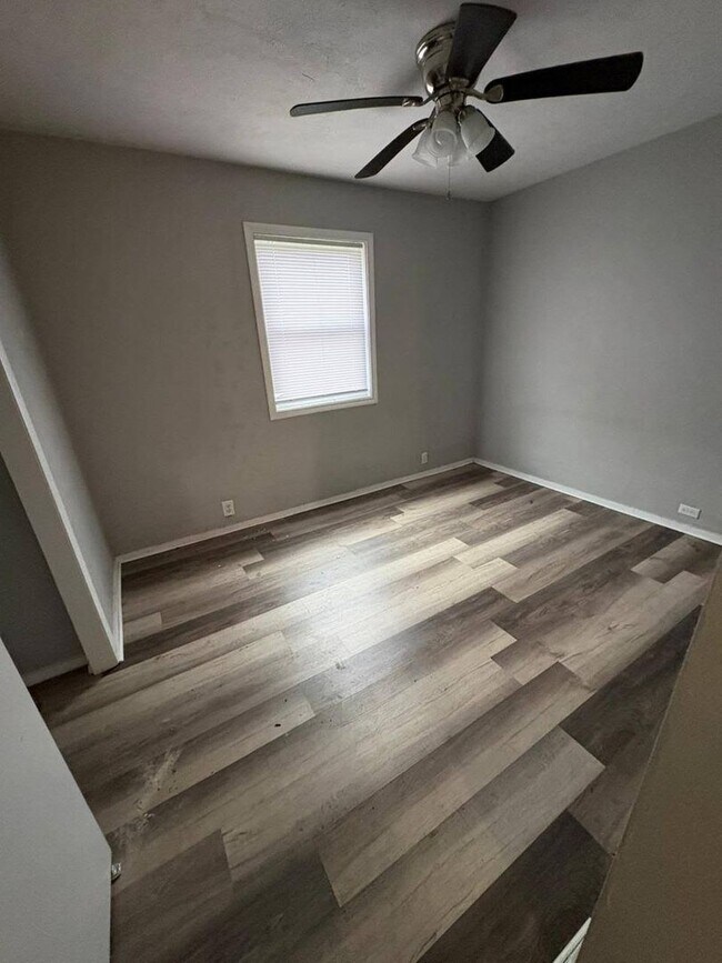 Building Photo - 2-Bedroom, 1-Bathroom Home – $1,055/Month | Accepting Section 8