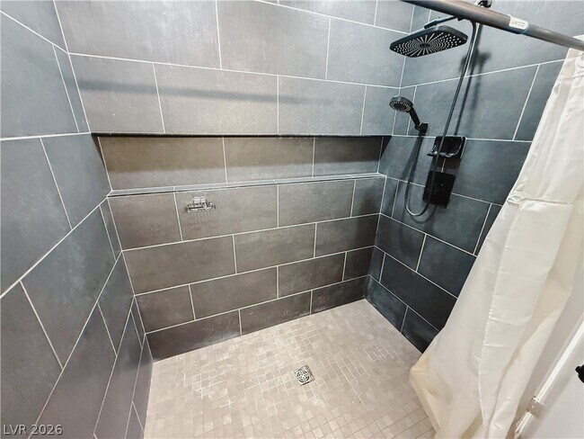 Building Photo - 2580 E Hacienda Ave