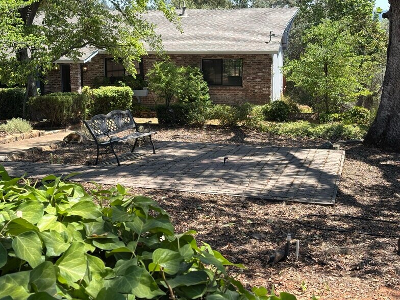 Building Photo - 2699 Westwood Dr