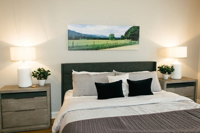 Building Photo - 131F Woodmont Blvd