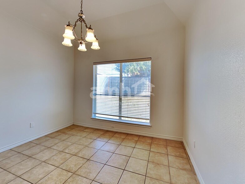 Building Photo - 1506 Melanie Trl