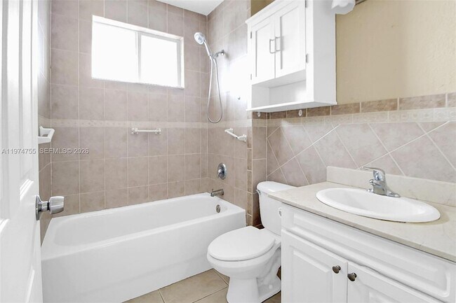 Building Photo - 3920 SW 89th Ct