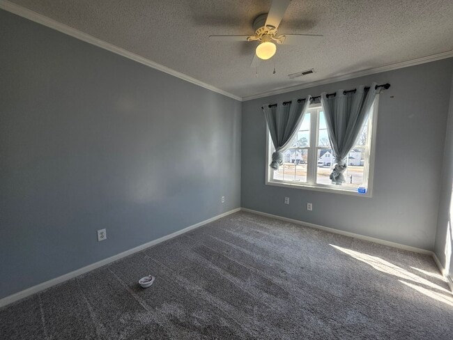 Building Photo - Close to Base, Far from the Traffic – 4BR Home Near MCAS New River