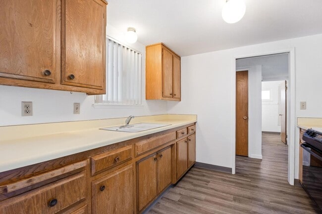 Building Photo - 1708-1710 Alameda Avenue