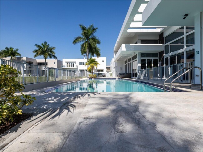 Building Photo - 7451 NW 103rd Ct