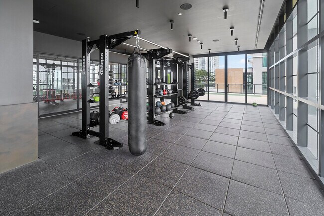 Building Photo - 215 SW 5th Ave