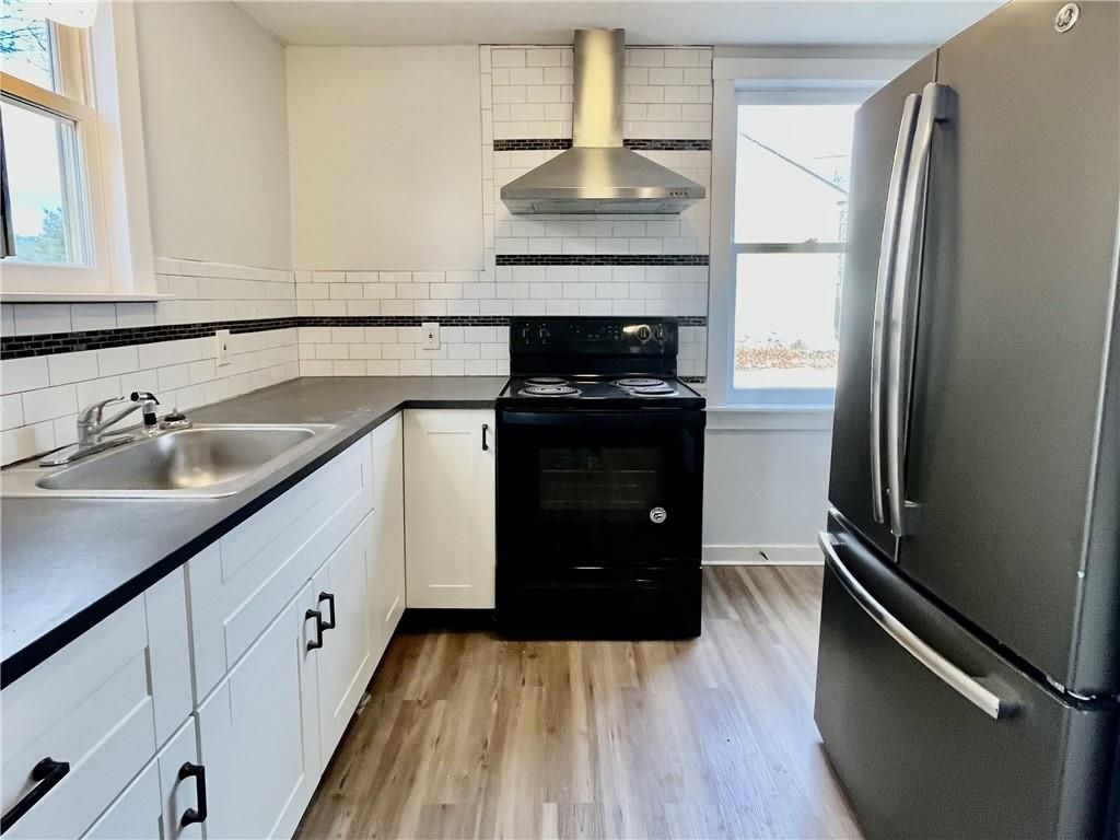 Building Photo - 8 North Road, A