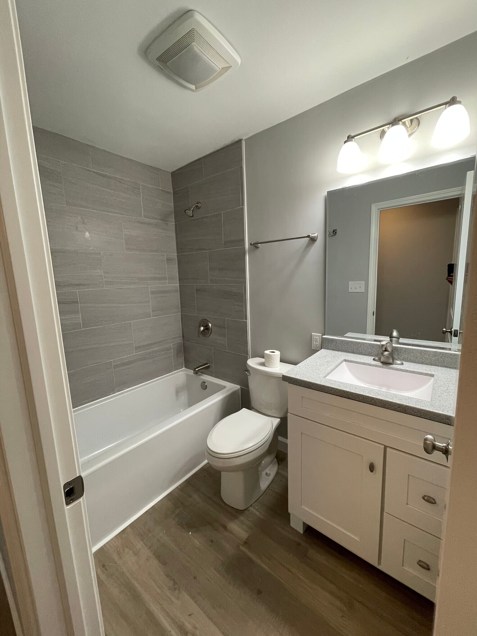 Main Bath - 9 Guilford
