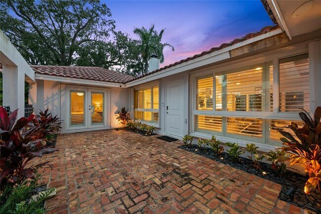 Building Photo - 757 SW 7th St