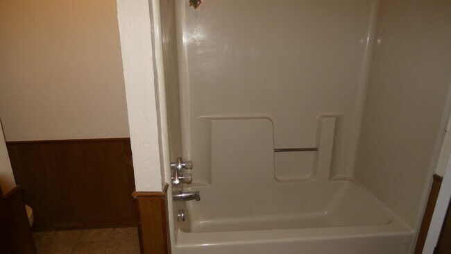 Building Photo - 4034 NW Ozmun Ave