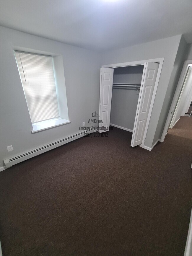 Building Photo - 403 E Ashmead St