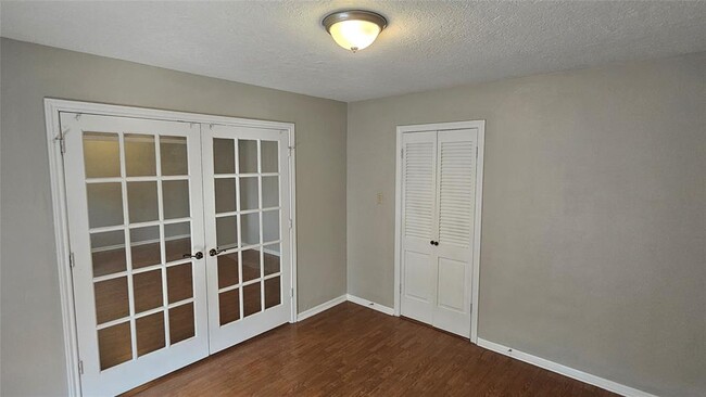 Building Photo - 7322 Ridge Oak Dr