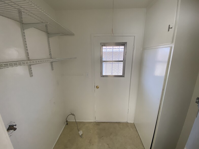 Laundry Room - 803 S Marengo Ave