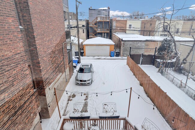 Building Photo - 2642 W Potomac Ave