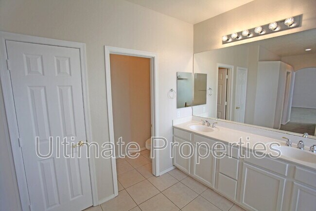 Building Photo - 25602 N 68th Dr