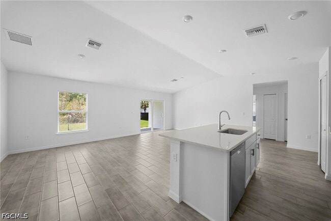Building Photo - 2815 24th St W
