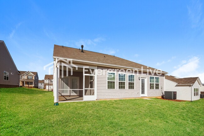 Building Photo - 6478 Fairfax Ct