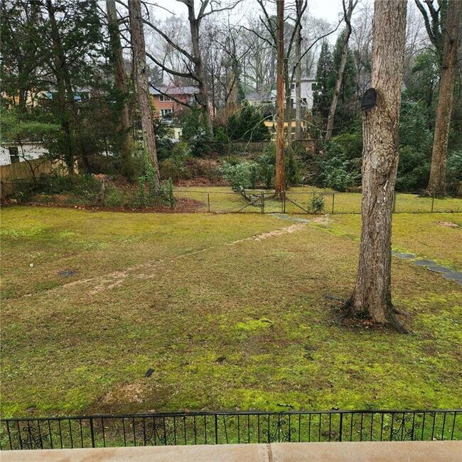 Building Photo - 1049 Ormewood Ave SE