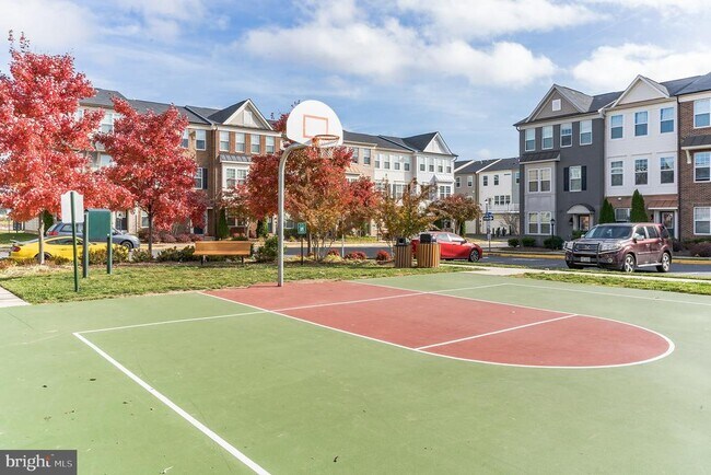 Building Photo - 25621 Pleasant Valley Rd