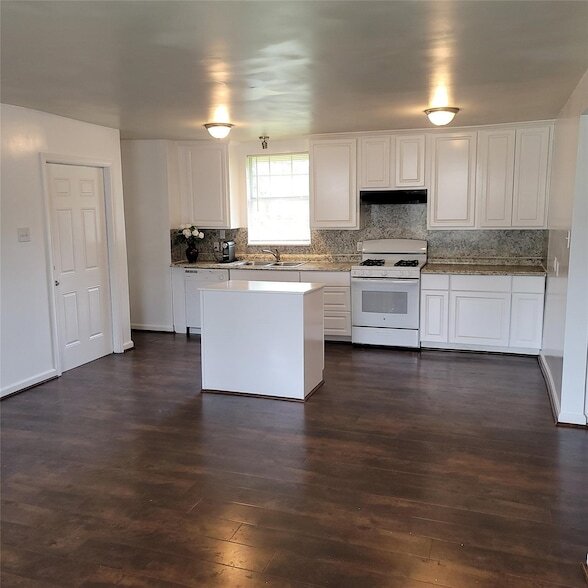 Building Photo - 5103 Willow Glen Dr