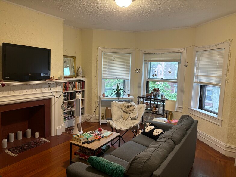 Primary Photo - 6 Beals St
