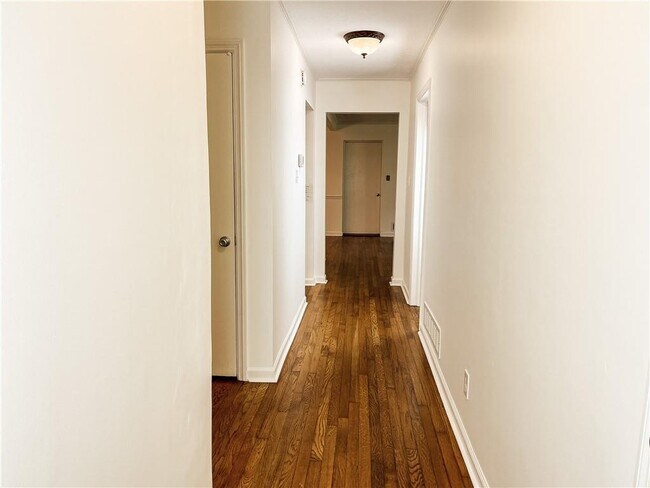 Building Photo - 116 Indian Trail