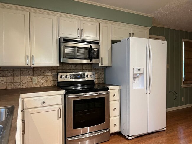 Building Photo - 7803 Delray Dr
