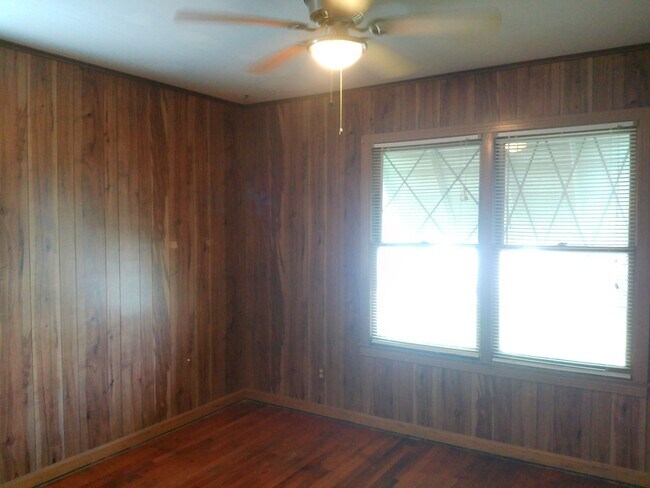Building Photo - 4322 Fir St