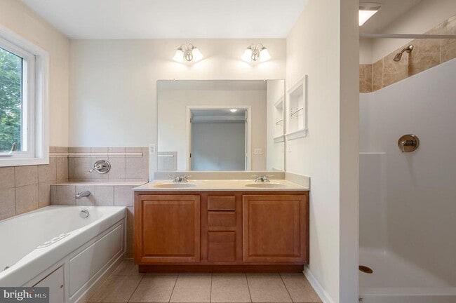 Building Photo - 5209 Pan Tops Dr