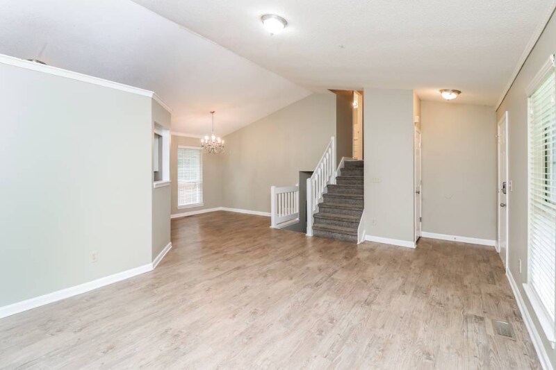 Building Photo - 7300 Hunters Ridge Dr
