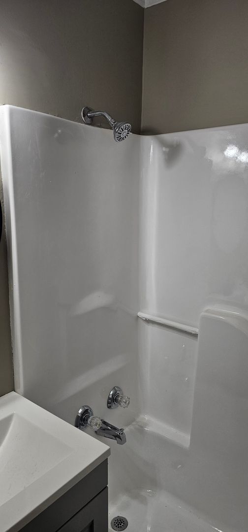 Building Photo - COMING SOON!! Available Soon in SF KCMO