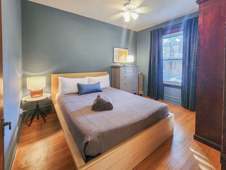 Building Photo - 3759 N Wayne Ave