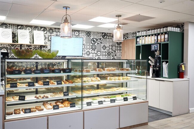 Building Photo - 1000 W Island Blvd