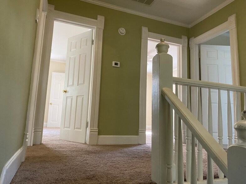 Primary Photo - 200 S Elliott St