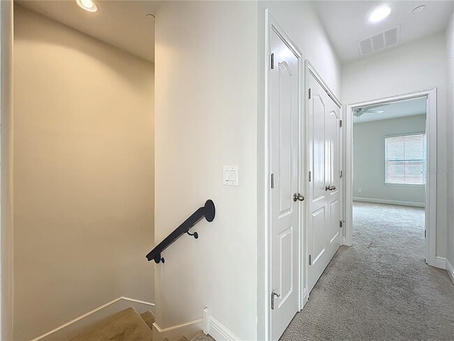 Building Photo - 561 Scotia Pl