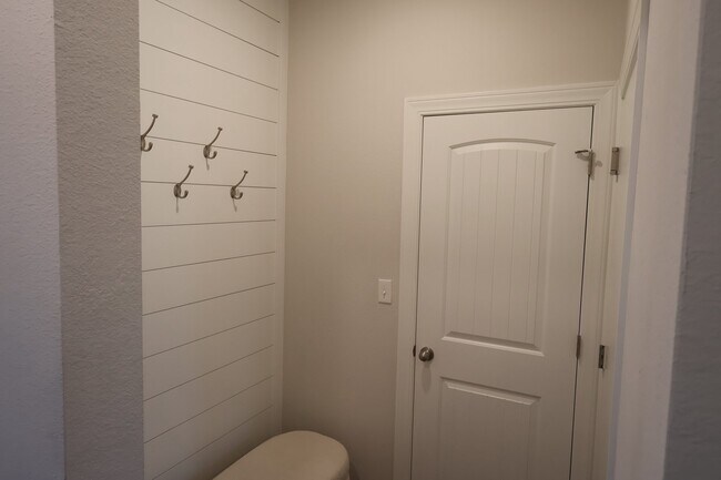 Building Photo - 51030 Hop Sage Pl