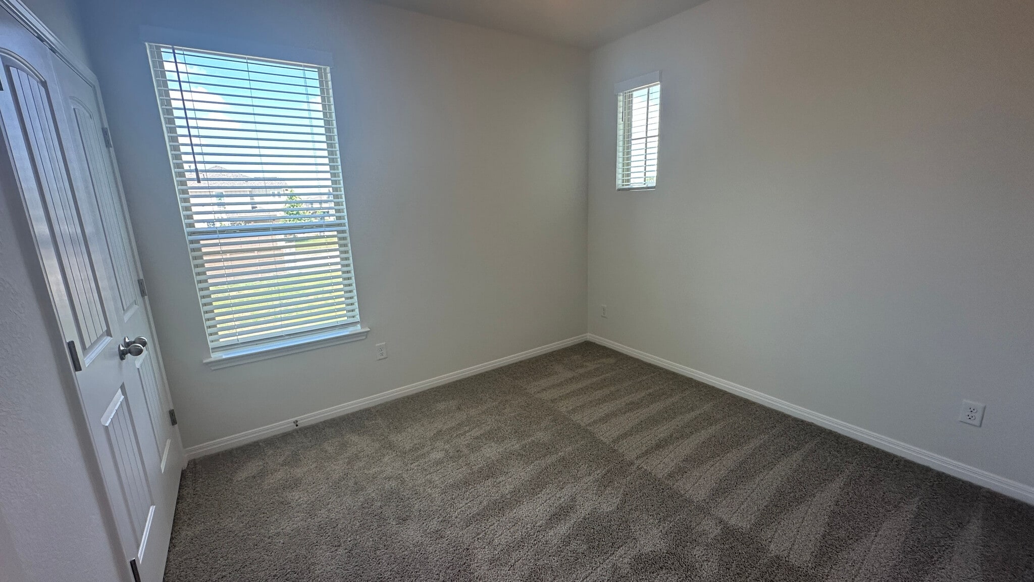 Building Photo - Room in Townhome on Cowbird Path