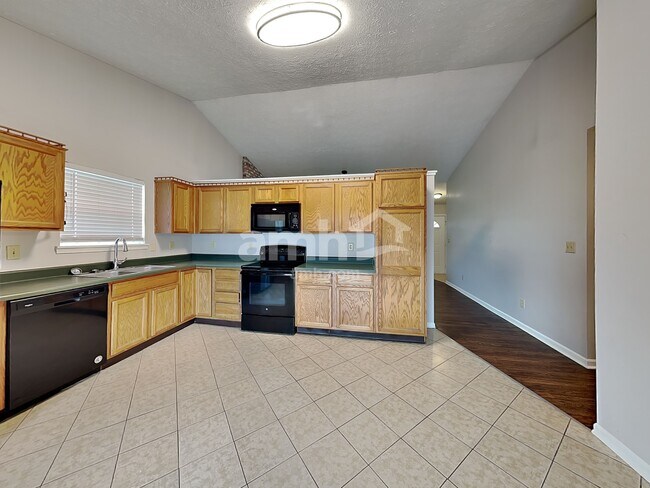 Building Photo - 489 E Quail Ridge Dr