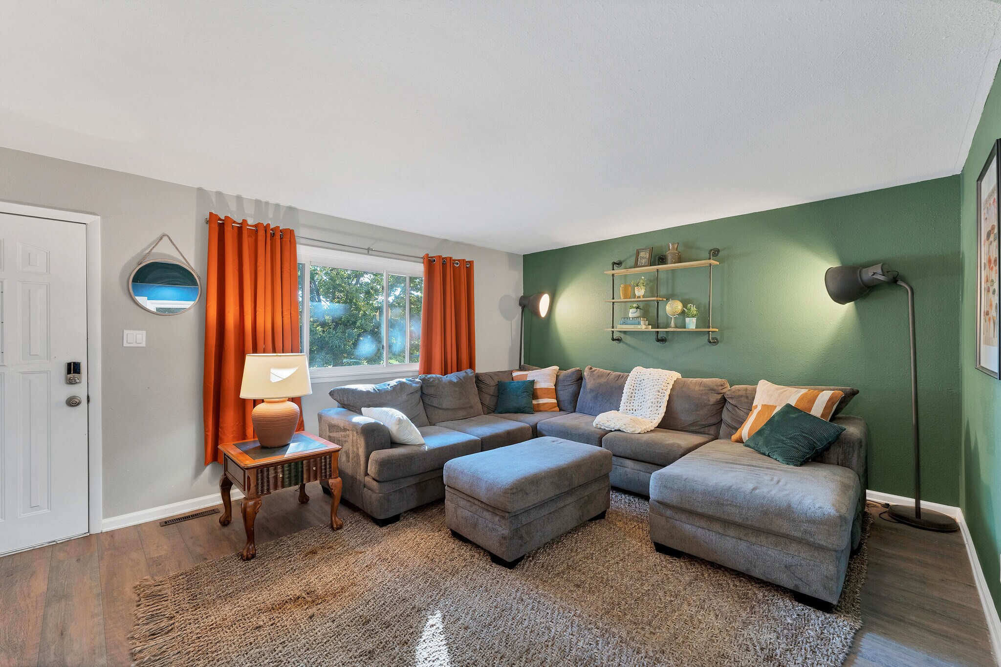 Building Photo - 2628 Green Ridge Dr