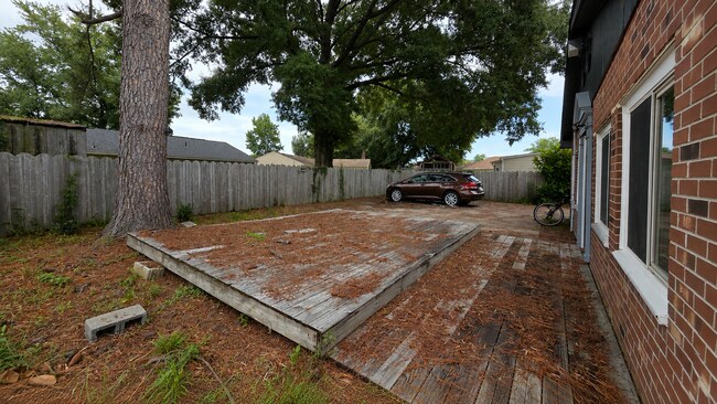 Building Photo - 2940 Sir Meliot Dr