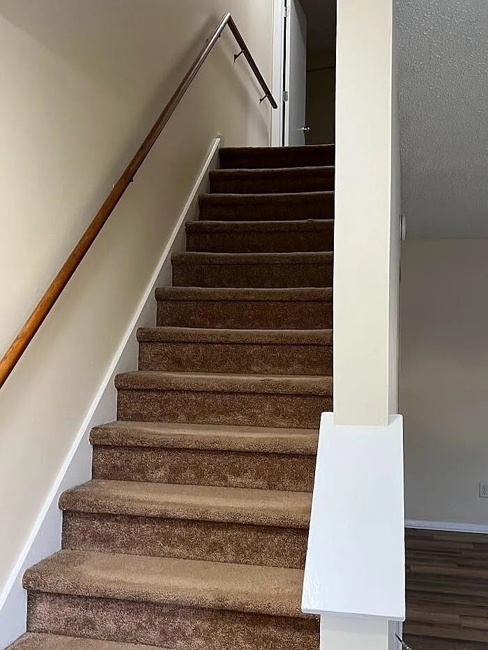 Stairs - O1 Grandview Dr