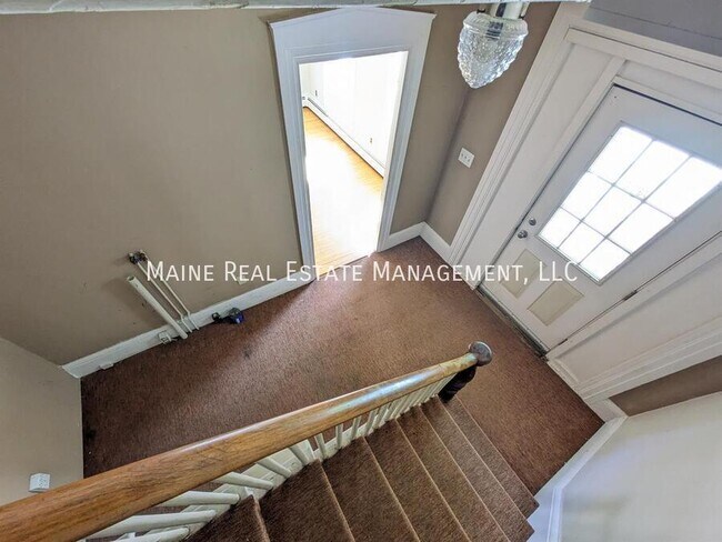 Building Photo - 15 Elm St