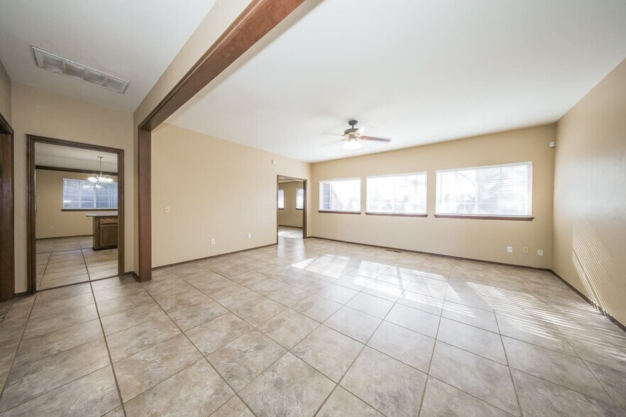 Building Photo - 11840 SW 3rd Terrace