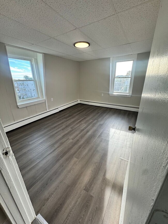 Building Photo - 21-23 Cedar Street-Unit 5