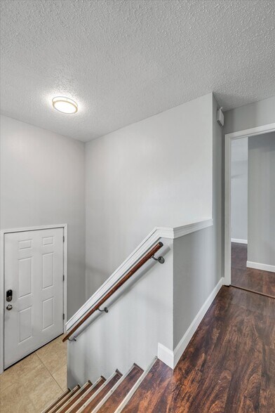 Building Photo - 11 Carriage Lane