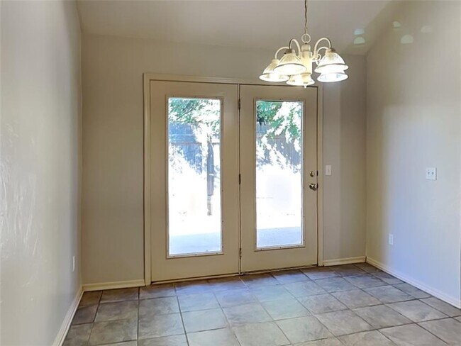 Building Photo - 10113 Carnie Cir