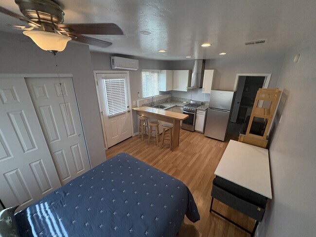 Building Photo - Beautiful furnished studio apartment