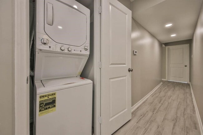 Building Photo - 12633 Memorial Dr