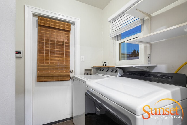 Building Photo - 4926 Del Monte Ave