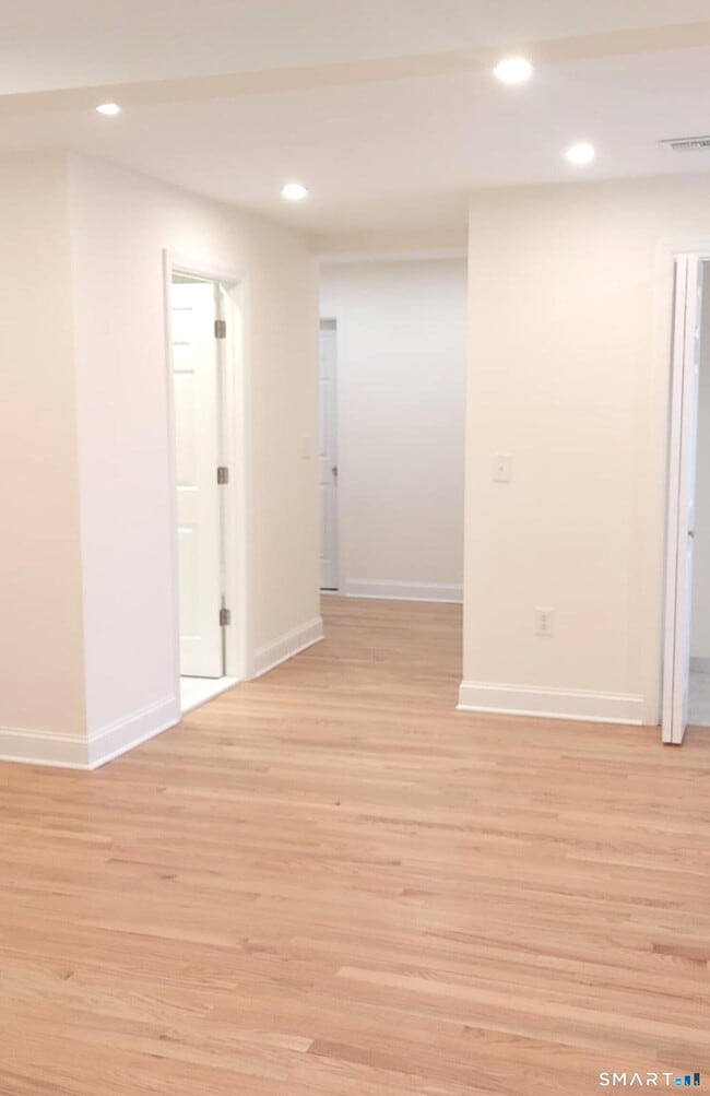 Building Photo - 67 Osborne Ave